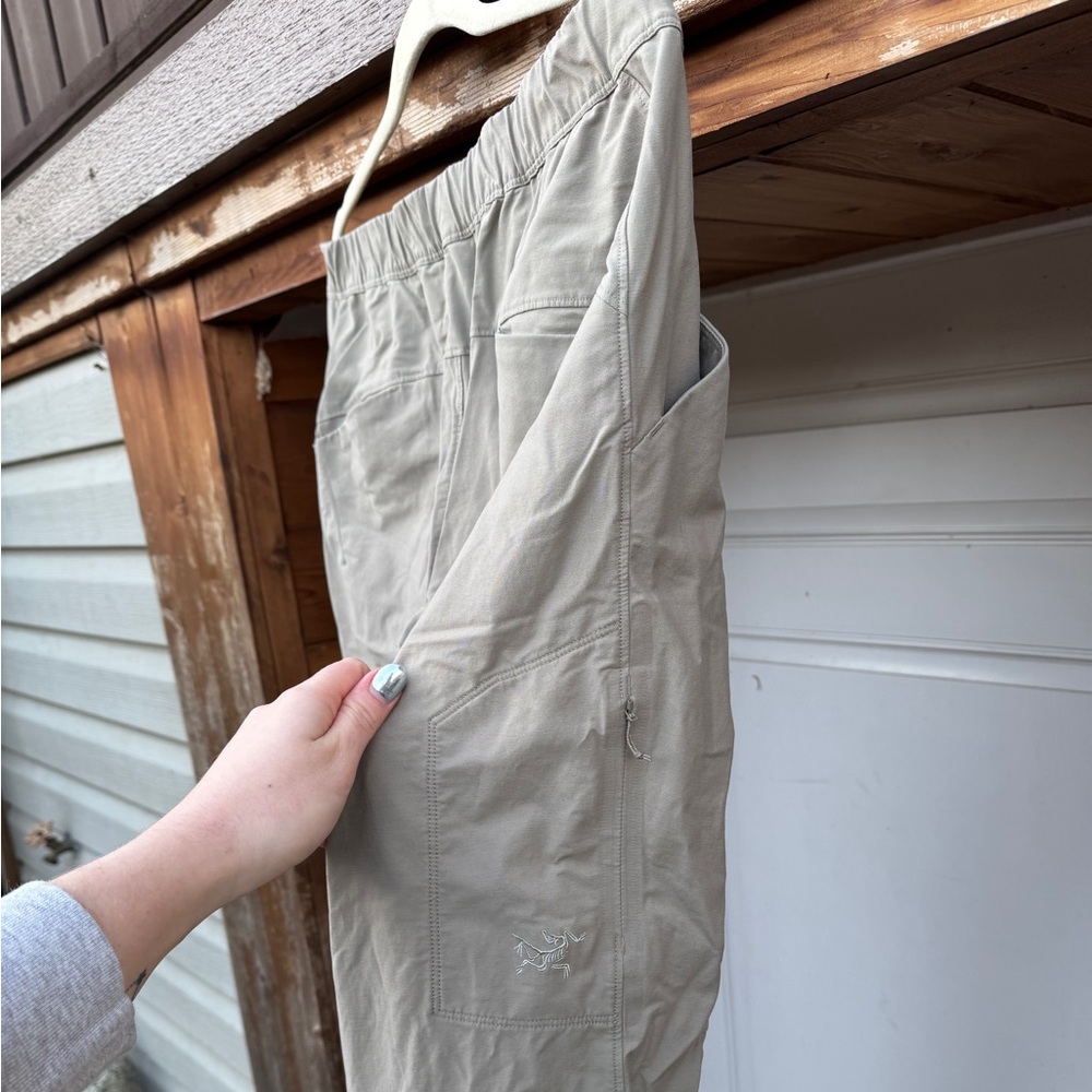 Arc’teryx Casual Pants Women’s Size 14 Beige - Picture 4 of 5